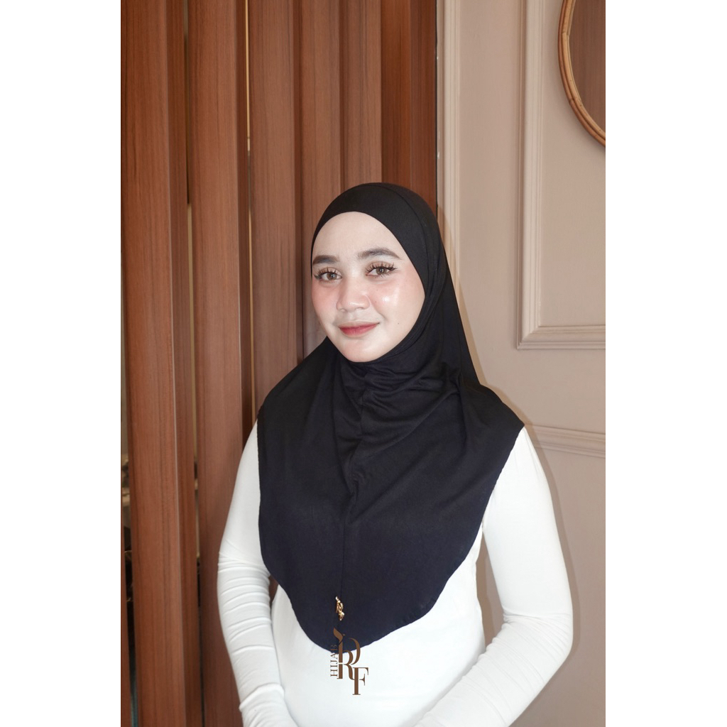 Bergo Adhwa warna Black