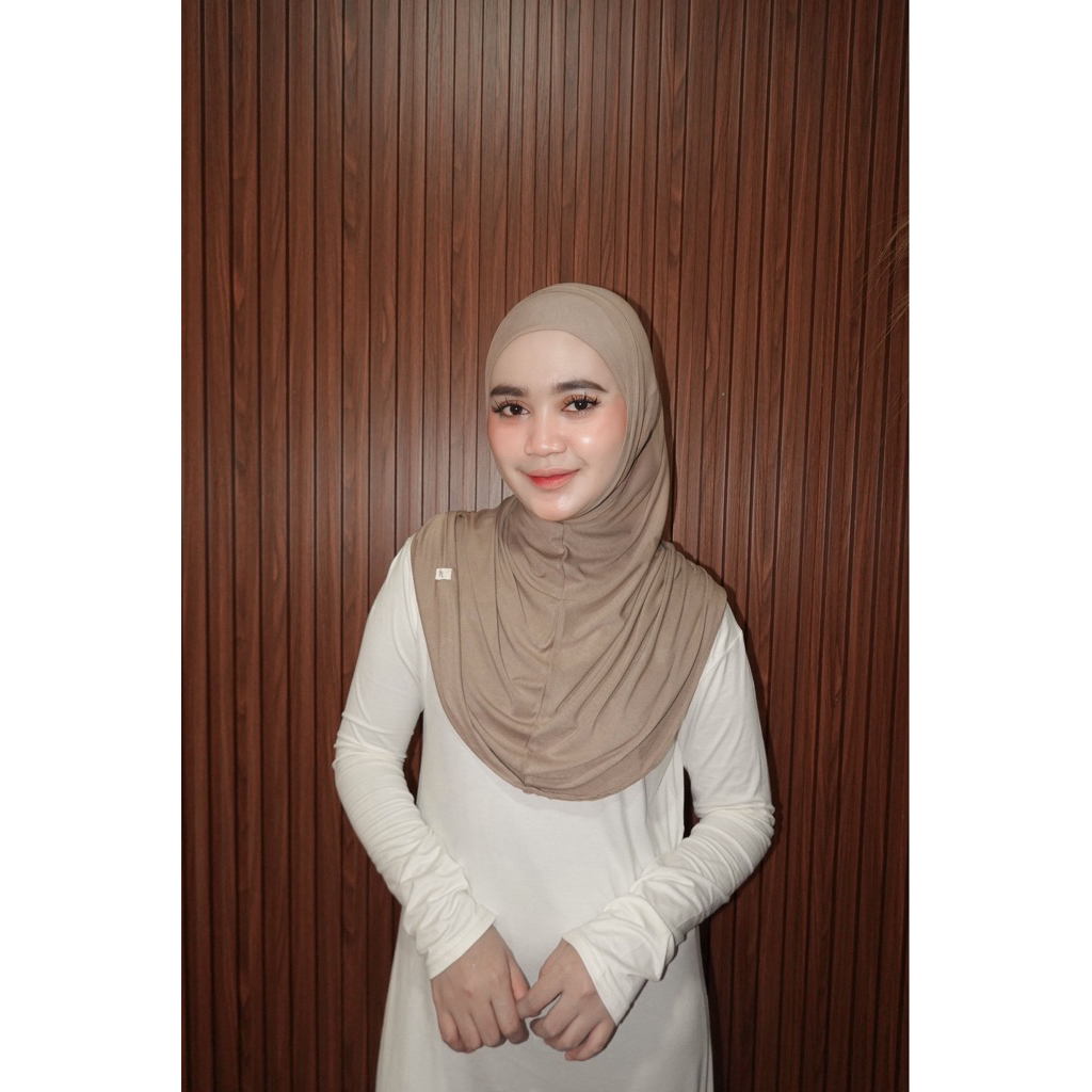 Bergo Janna warna Latte