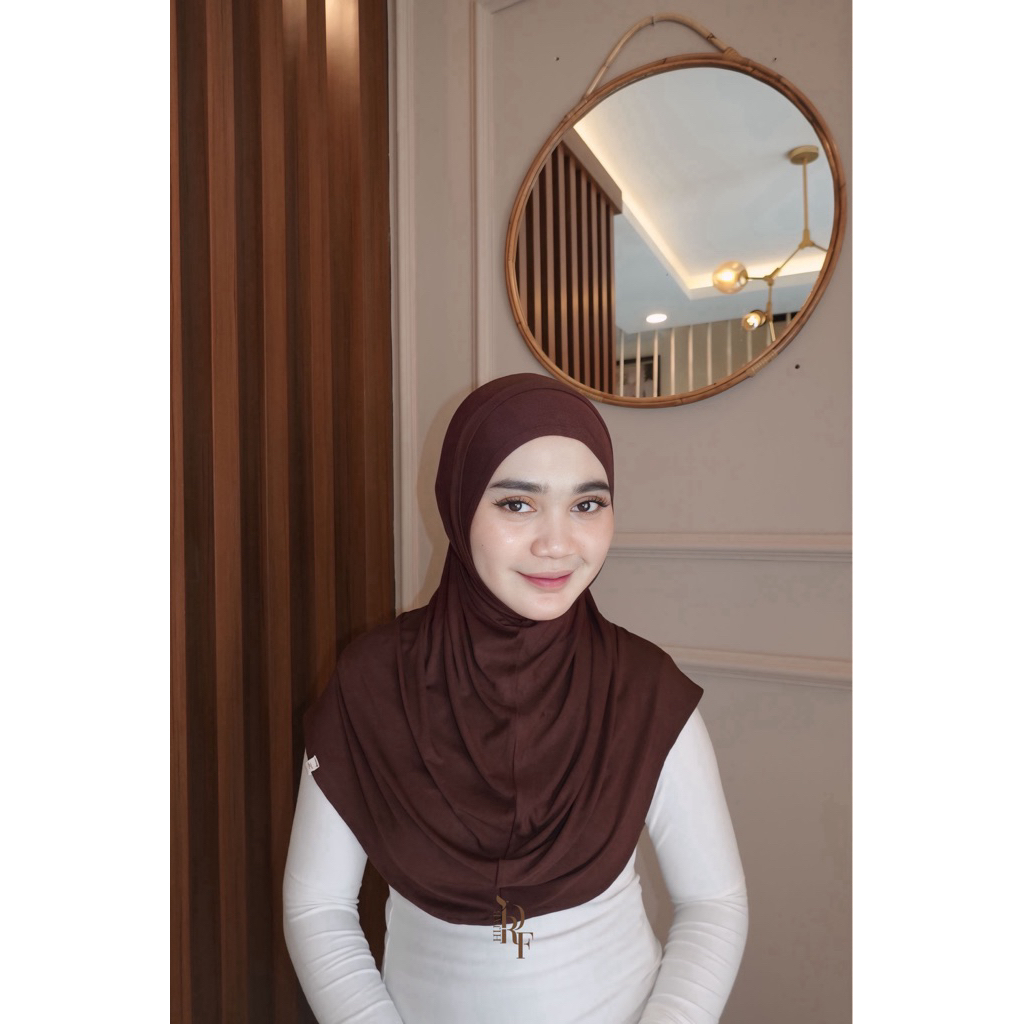 Bergo Janna warna Mahogany